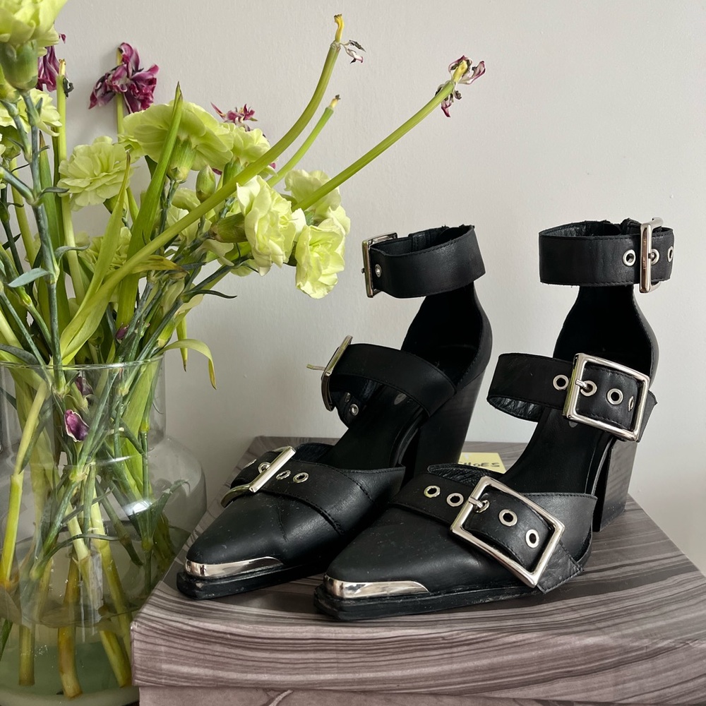 FREE PEOPLE JEFFREY CAMPBELL HENDRIX HEELS Women’s Size 9